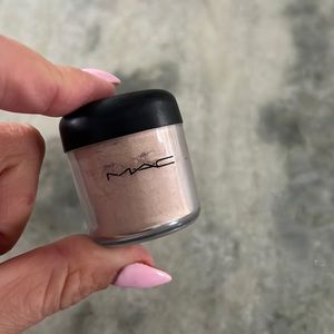 MAC Fairy Lite large jar pigment